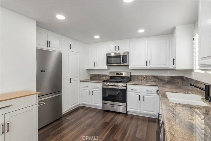 Another view of the kitchen.