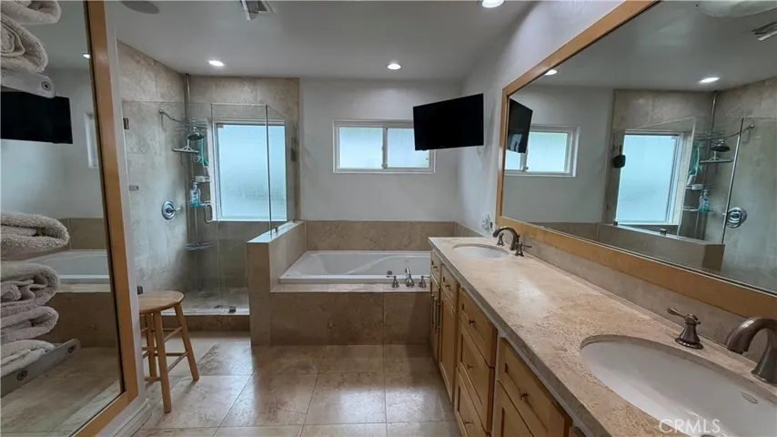 5855 Shirley Avenue, Tarzana, California 91356