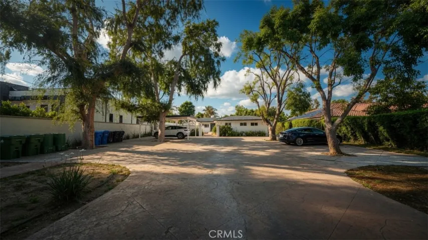 5855 Shirley Avenue, Tarzana, California 91356