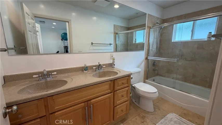 5855 Shirley Avenue, Tarzana, California 91356