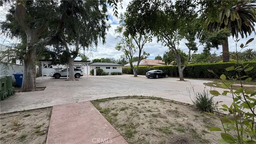 5855 Shirley Avenue, Tarzana, California 91356