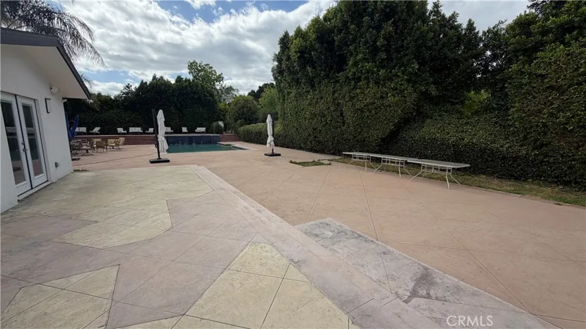 5855 Shirley Avenue, Tarzana, California 91356