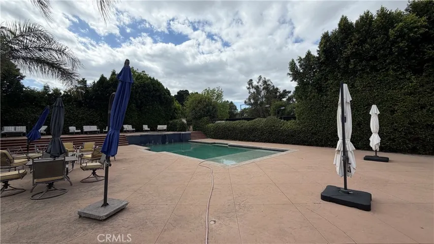 5855 Shirley Avenue, Tarzana, California 91356