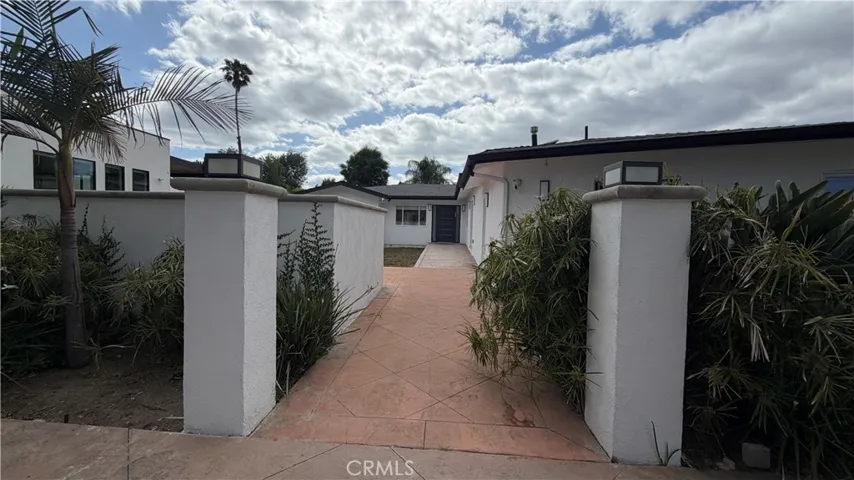5855 Shirley Avenue, Tarzana, California 91356