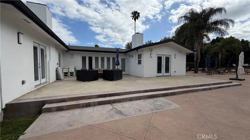 5855 Shirley Avenue, Tarzana, California 91356