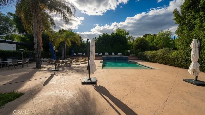 5855 Shirley Avenue, Tarzana, California 91356