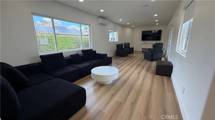 5855 Shirley Avenue, Tarzana, California 91356
