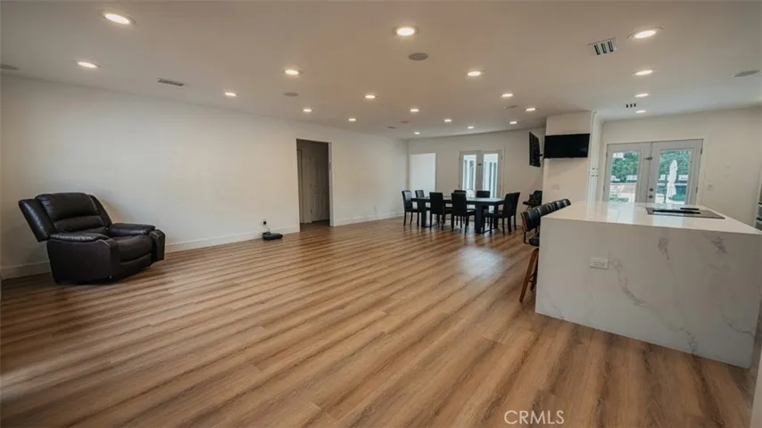 5855 Shirley Avenue, Tarzana, California 91356