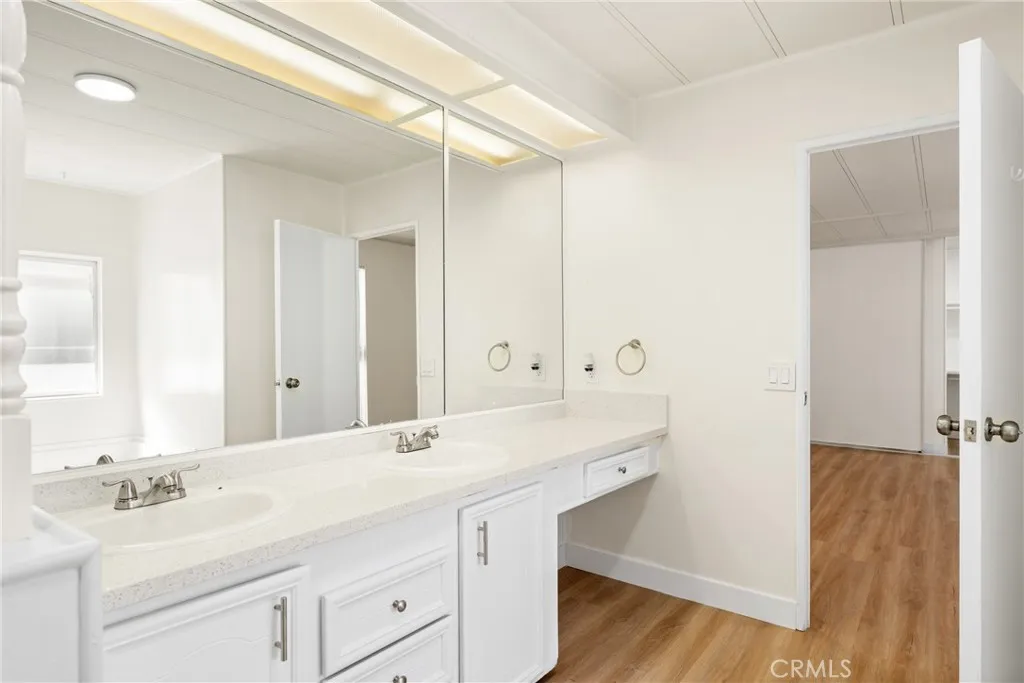Double vanity sinks in primary en-sute bathroom