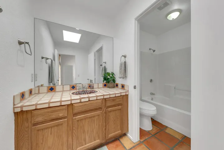 25 SHOWER MLS