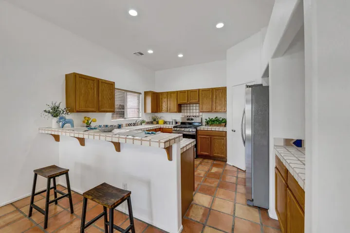 13 KITCHEN MLS