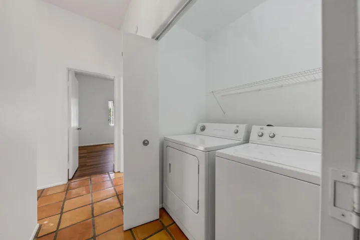 23 LAUNDRY MLS