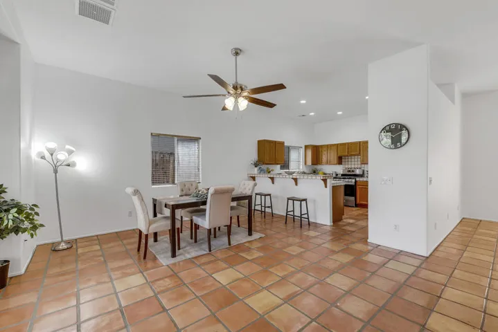 07 FOYER MLS