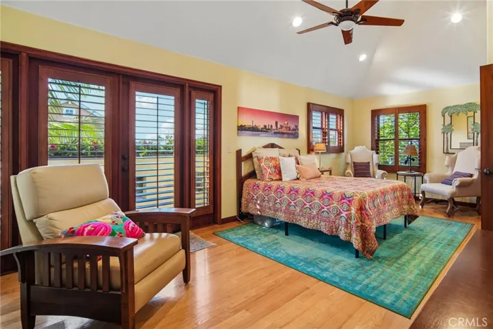 Front upstairs bedroom