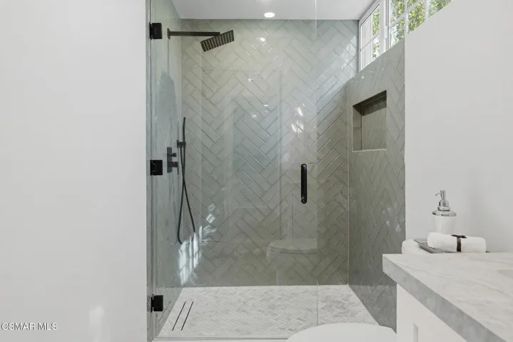 3072 Sierra Dr_86