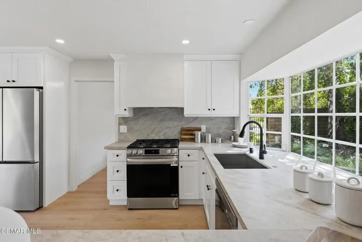 3072 Sierra Dr_30