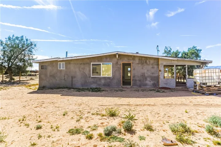 3575 Desert Villa, 29 Palms, California 92277
