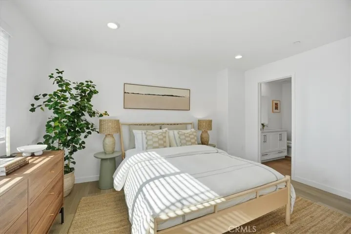 3rd Level Large Secondary Bedroom