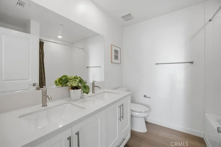 3rd Level Secondary Bedroom En-Suite Bathroom