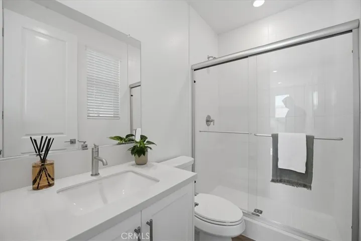 1st Level Multi-Gen Suite En-Suite Bathroom