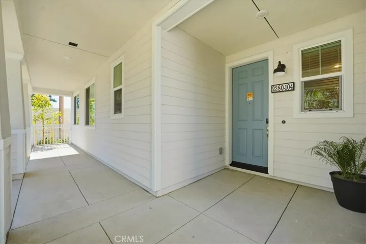 Large Front Private Courtyard