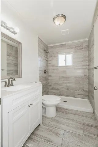 2053 Mayfair Drive E, Fresno, California 93703