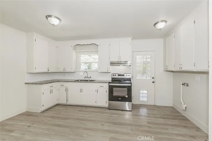 2053 Mayfair Drive E, Fresno, California 93703