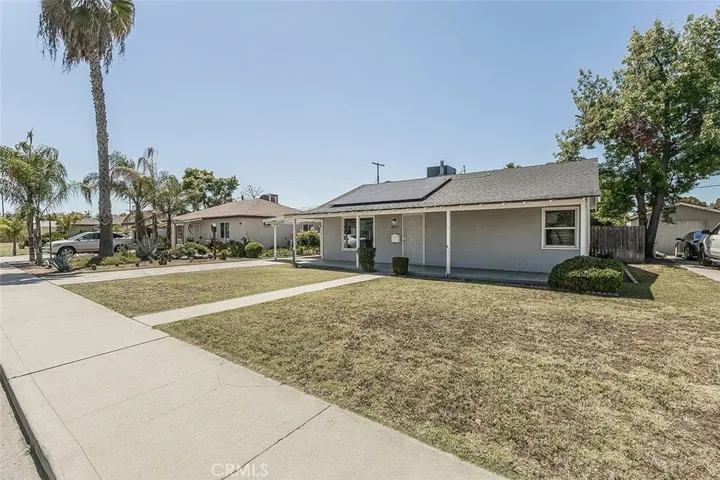 2053 Mayfair Drive E, Fresno, California 93703