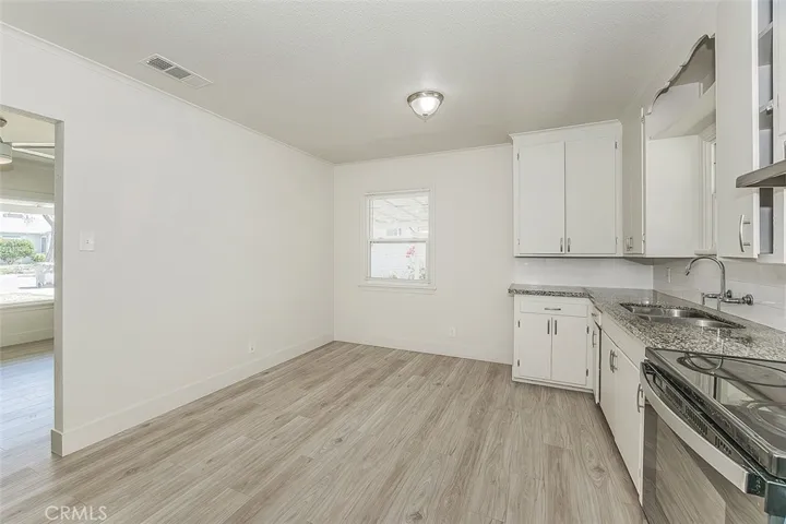 2053 Mayfair Drive E, Fresno, California 93703