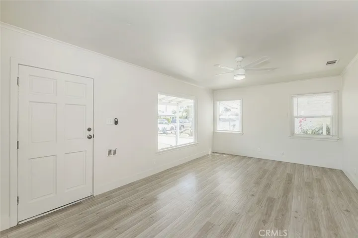 2053 Mayfair Drive E, Fresno, California 93703