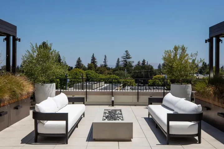 450 First 108, Los Altos, California 94022