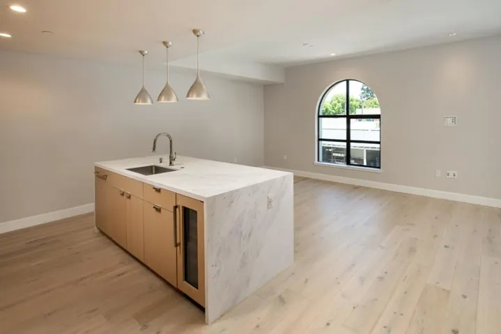 450 First 208, Los Altos, California 94022