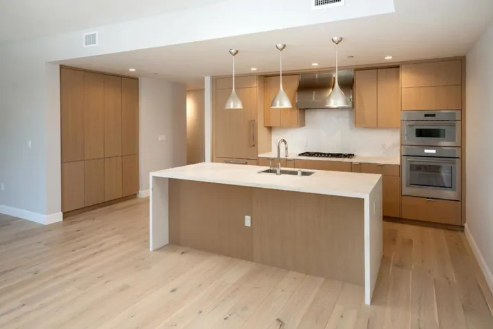 450 First 208, Los Altos, California 94022 — photo 4