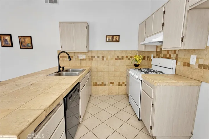 15036 Milford, Adelanto, California 92301