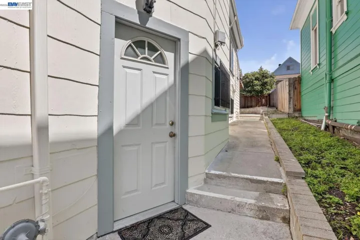 1328 E 25th St, Oakland, California 94606