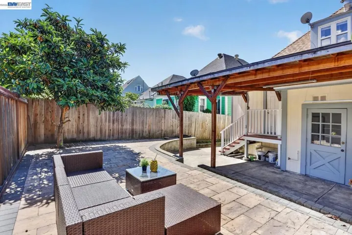 1328 E 25th St, Oakland, California 94606