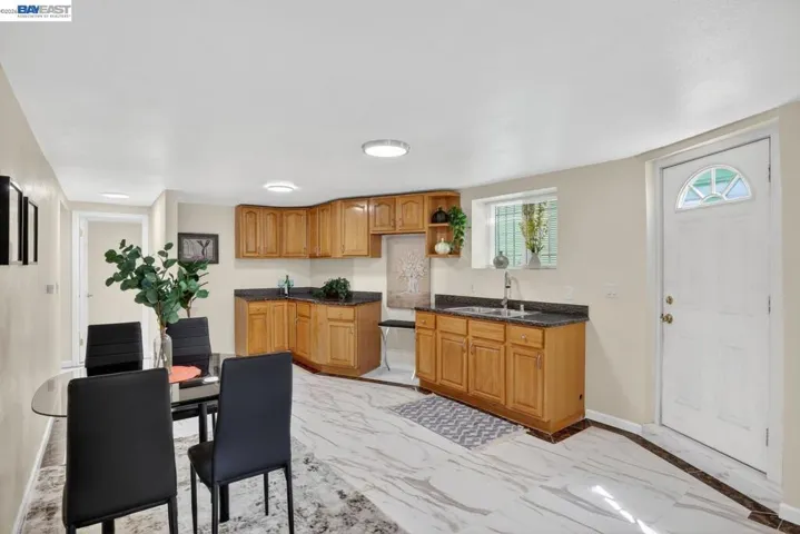 1328 E 25th St, Oakland, California 94606