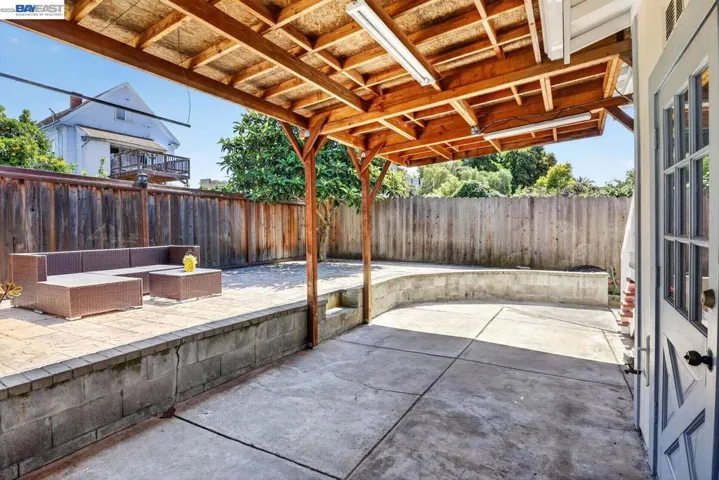 1328 E 25th St, Oakland, California 94606
