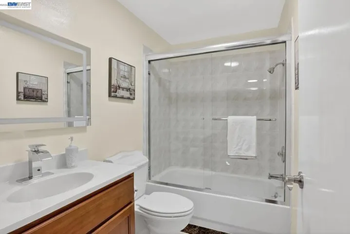 1328 E 25th St, Oakland, California 94606