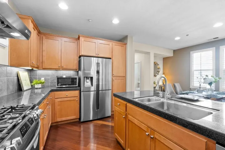 20582 Murano Circle, Cupertino, California 95014
