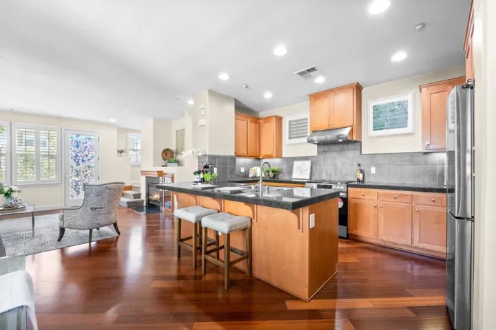 20582 Murano Circle, Cupertino, California 95014