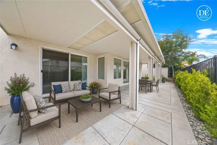 Your patio, virtually staged.