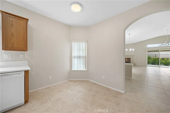 Area for a casual dining table.
