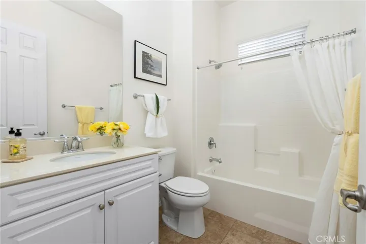 Hallway/Guest bathroom
