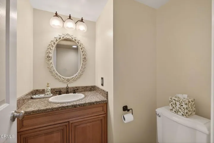 14-web-or-mls-Upmarket Media-5112Via064