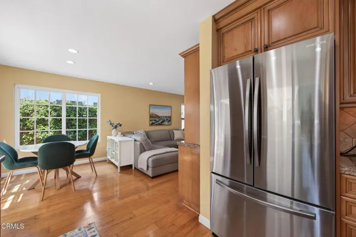 19-web-or-mls-Upmarket Media-5112Via081