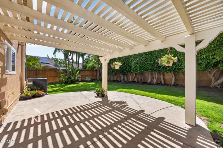 30-web-or-mls-Upmarket Media-5112Via090