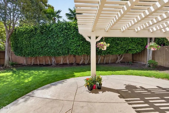 31-web-or-mls-Upmarket Media-5112Via091