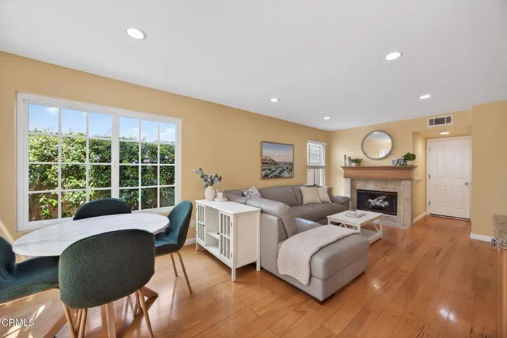 20-web-or-mls-Upmarket Media-5112Via082
