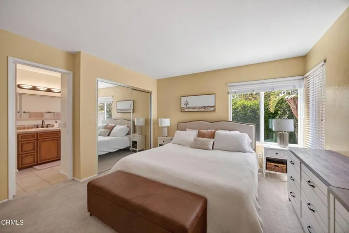 27-web-or-mls-Upmarket Media-5112Via017